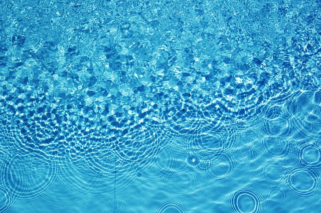 Schoon zwemwater op een budget Schoon zwemwater op een budget